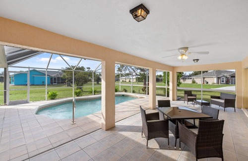 Deep Creek House | Grand 3 Bedroom/3 Bathroom - Pool home - clean & comfortable