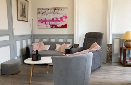 Saint-Nicolas-de-Port Apartment | Grand appartement 6 pers., cadre calme, proche Nancy et Lunéville, toutes commodités, tout inclus - FR-1-584-179
