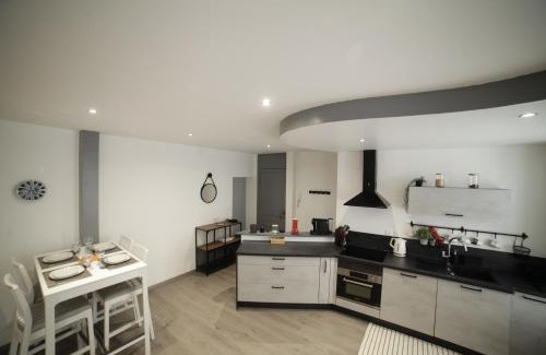 Belfort Apartment | Grand Appartement 2 chambres avec Fibre et Netflix