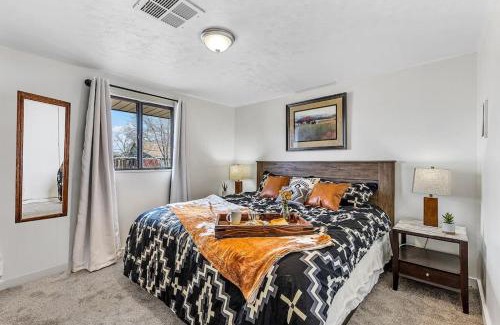 Williams House | Grand Canyon Ranch Home - Western History - Big city lot - AC!