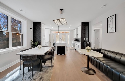 Washington House | Grand Capitol Villa: Lavish 7BR, 5BA Parking & Space for 16+, with Boat!