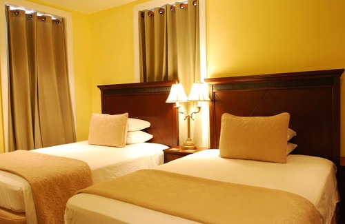 Grand Center House | Grand Center Inn