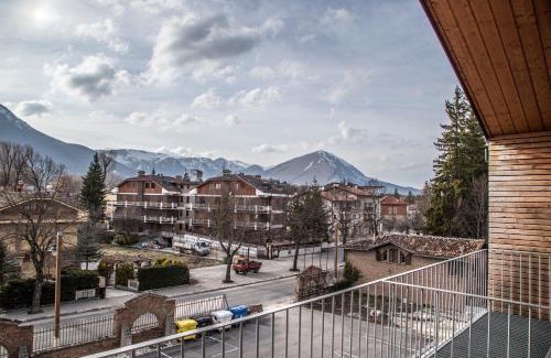 Rocca di Mezzo Hotel | Grand Chalet delle Rocche