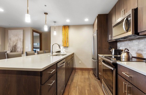 Boulder Ridge Condo | Grand Colorado on Peak 8 2 Bedroom ski-in/out