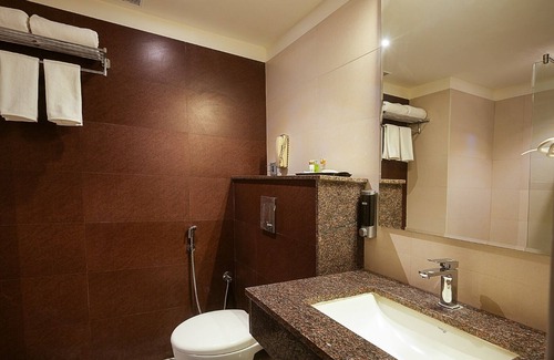 Alambagh Hotel | Grand Continent Malleshwaram A Sarovar Portico Affiliate Hotel