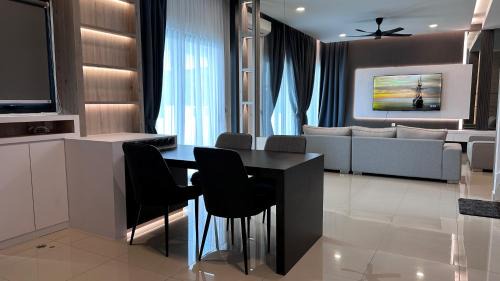 Lumut Villa | Grand'e De Villa Homestay