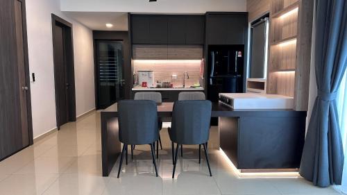 Lumut Villa | Grand'e De Villa Homestay