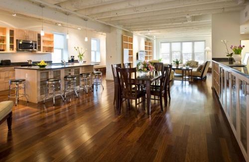 Downtown Historic District Hotel | Grand Eastonian Hotel & Suites