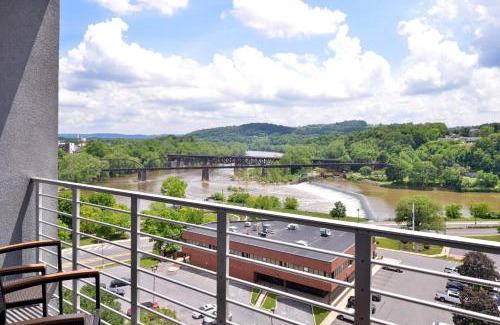 Downtown Historic District Hotel | Grand Eastonian Hotel & Suites