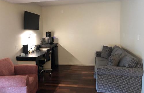Downtown Historic District Hotel | Grand Eastonian Hotel & Suites