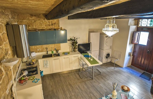 Valletta Apartment | Grand Harbour - Apartment in historic Valletta building