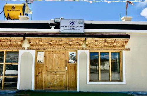 Leh Bed & Breakfast | Grand Himalaya Homestay Pangong by LexStays