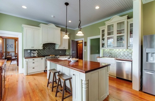 Hot Springs House | Grand Historic Estate w/Hot Tub + Amazing Views