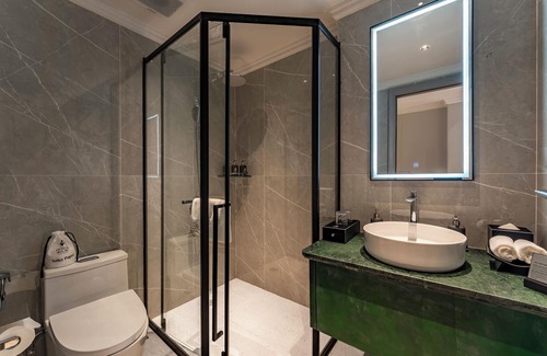 Downtown Ho Chi Minh City Hotel | GRAND HOTEL du LAC Boutique Saigon