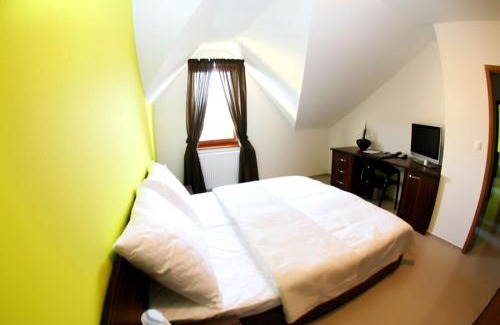 Sladkovicovo Hotel | Grand hotel/pension