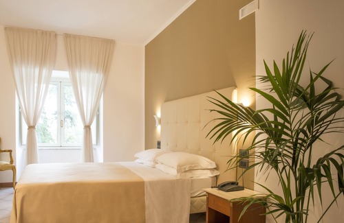 Castelvenere Hotel | Grand Hotel Telese