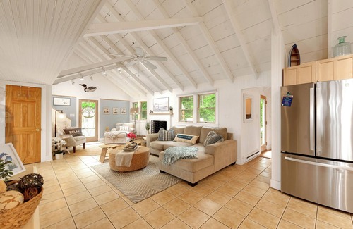 Presque Isle House | Grand Lake Cottage- Fun times by the bay
