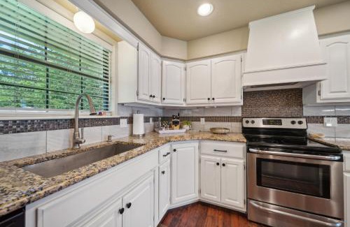Vinita House | Grand Lake Reunion House-Community pool, hot tub, lake access