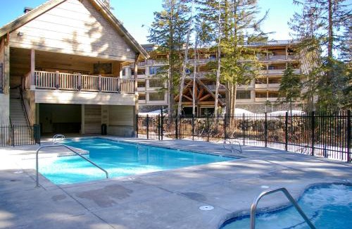 Government Camp Apartment | Grand Lodge South #102