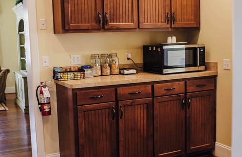 Tullahoma Hotel | Grand Lux Inn
