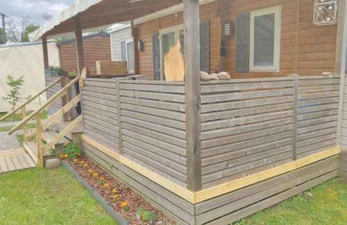 Munster Ski Chalet | Grand Mobil Home 6 personnes climatisé avec 3 chambres et 2 salles de bains à Munster en Alsace