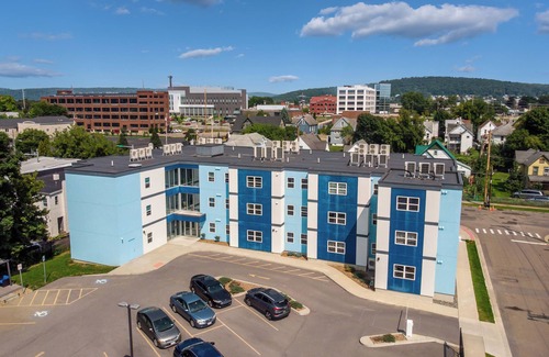 Johnson City House | Grand Monarch! Luxury Boutique Living! Best for Extended Stays!