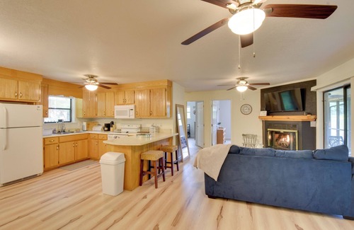 Murphy Cottage | Grand Murphy Cabin w/Fire Pit & Game Room!