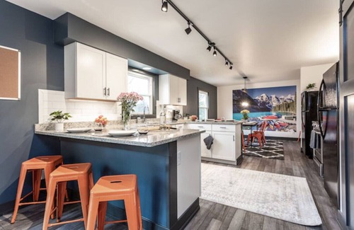 Westfield House | Grand Park Team Stay 5BD/2.5BA/4BR/Deck/Yard
