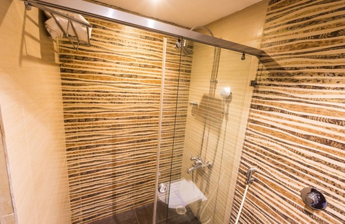 Porur Hotel | Grand Residence