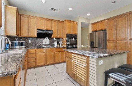 Eastvale House | Grand Retreat on Cari Court #41964
