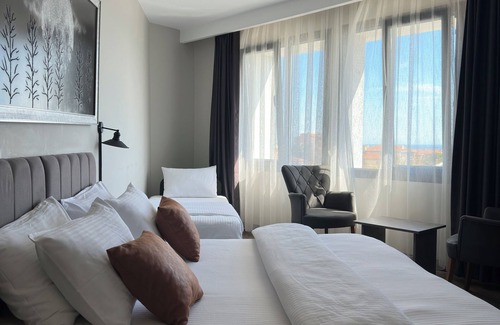 Gumusyaka Hotel | Grand Royal Hotel