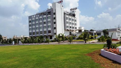 Latur Hotel | Grand Sarovar Portico, Latur