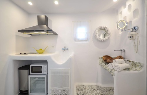 Plaka Bed & Breakfast | Grand Sea View Signature Suite with Jacuzzi