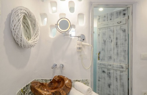 Plaka Bed & Breakfast | Grand Sea View Signature Suite with Jacuzzi