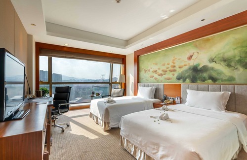 Longhua District Hotel | Grand Skylight International Hotel Guanlan