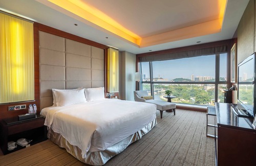 Longhua District Hotel | Grand Skylight International Hotel Guanlan