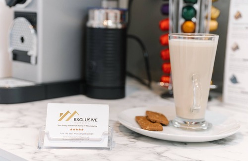 Solihull House | ★Grand & Spectacular 5-bed sleeps 14- centre of Solihull, NEC,JLR, Resorts World
