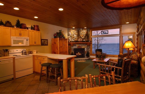 Castle Danger Cabin | Grand Superior Lodge