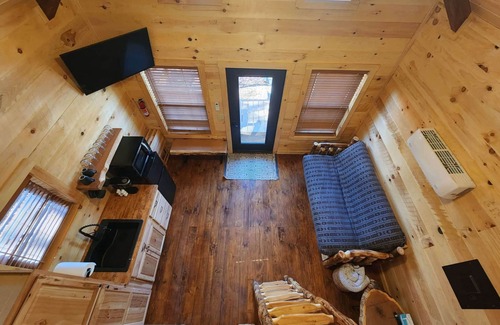 Scio Cabin | Grand Teton/Lakeview 4-6 Person Midsize Cabin