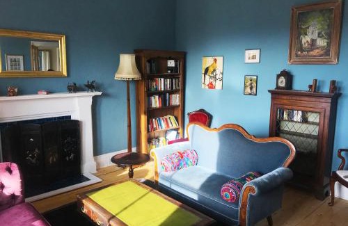 Kirkmichael Apartment | Grand top floor apartment in the Royal Bank House
