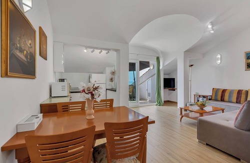 Drasnice Apartment | Grand view apartment 1 bedroom/bathroom, sea view, balcony, city center