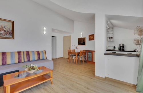 Drasnice Apartment | Grand view apartment 1 bedroom/bathroom, sea view, balcony, city center