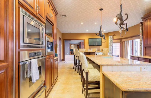 Glasser House | Grand Villa Sparta /pool koi pond cinema game room