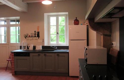 Marcillat-en-Combraille House | Grande maison en pierres avec jardin clos, proche des stations thermales et des Volcans d'Auvergne - FR-1-489-198