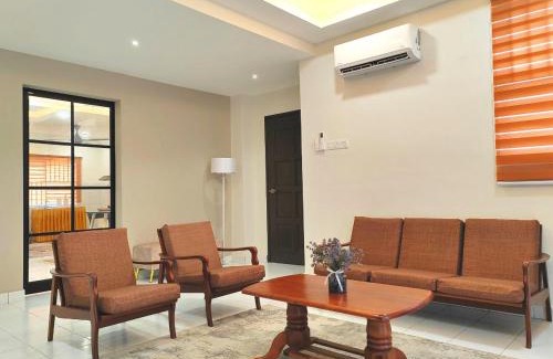 Alor Gajah House | GRANDE MAISON 4 Near AFamosa Waterpark Fully Air Conditioned