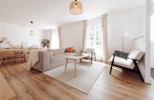 Nieul-sur-Mer House | Grande maison & annexe, à deux pas de la Rochelle