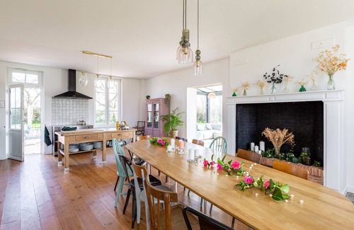 Saint-Aubin-de-Scellon House | Grandes Familles Bienvenues : Maison de Vacances & Weekend au Calme, 18personnes