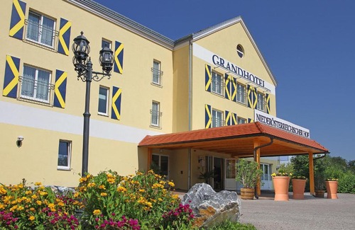 Lanzenkirchen Hotel | Grandhotel Niederösterreichischer Hof