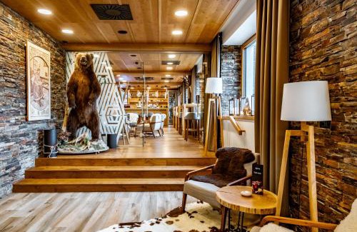 Velke Karlovice Hotel | Grandhotel Tatra