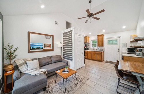 Grove Cottage | GrandLake*Kayak*Forest View*Firepit*King*Lakefront